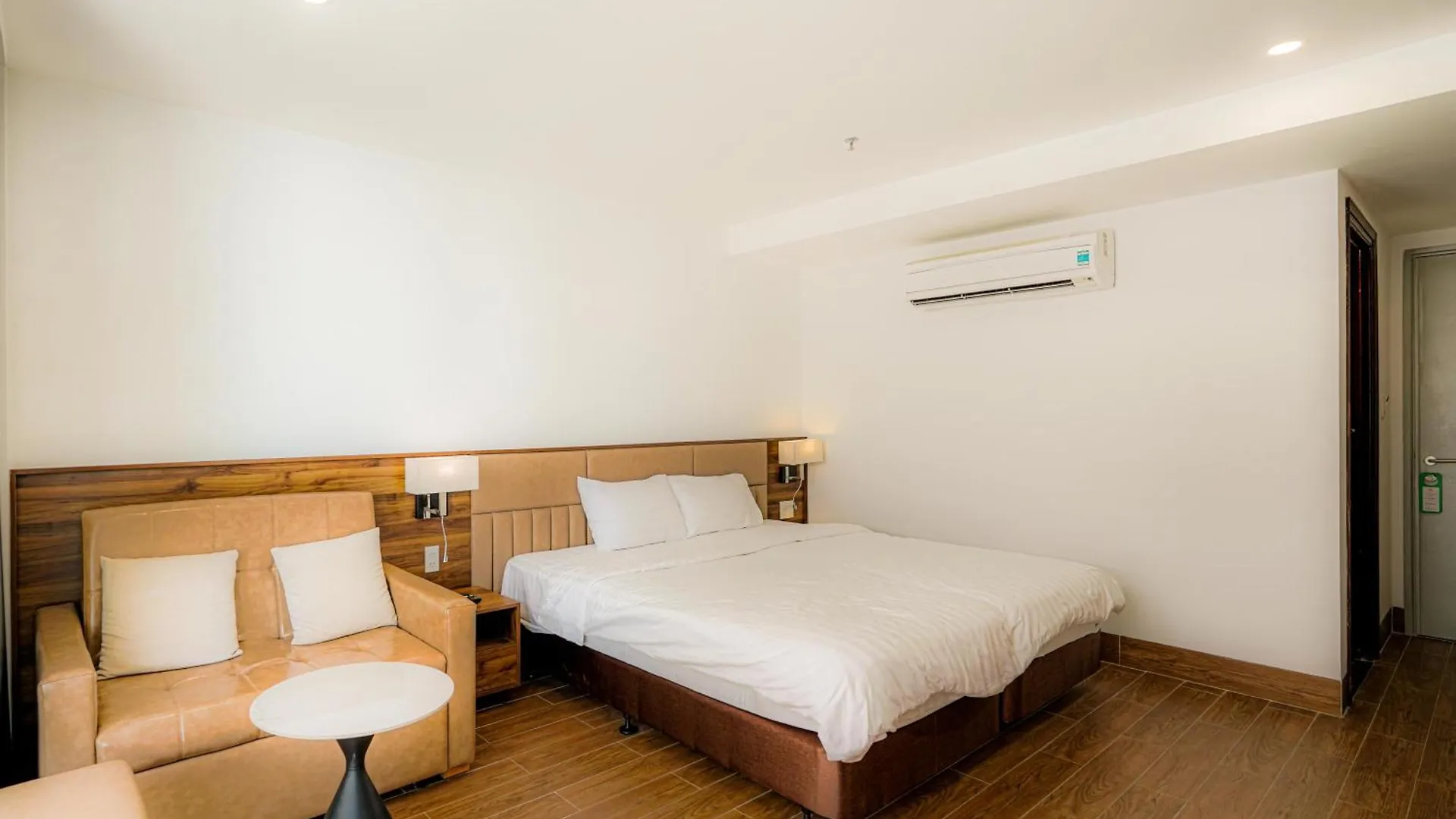 Arima Hotel Nha Trang Beach By Hc Group 3*,  Vietnám